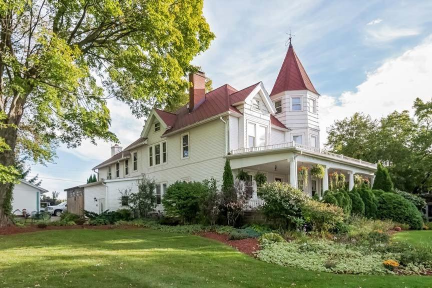 Kingsley House Bed & Breakfast - Full Home Fennville Exterior foto